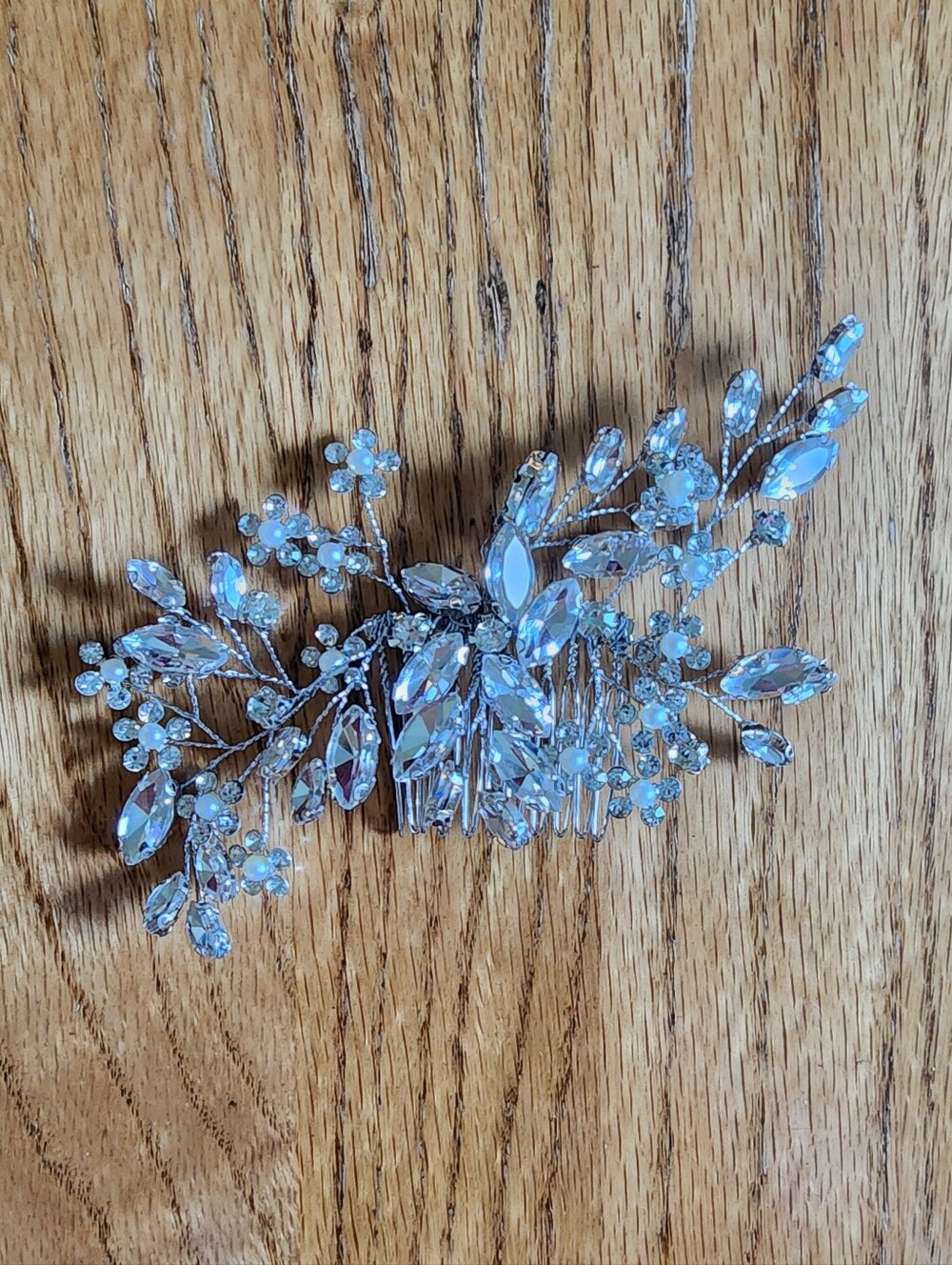 NWOT Floral Silver Rhinestone Embellished Hair Comb Hair Accessory